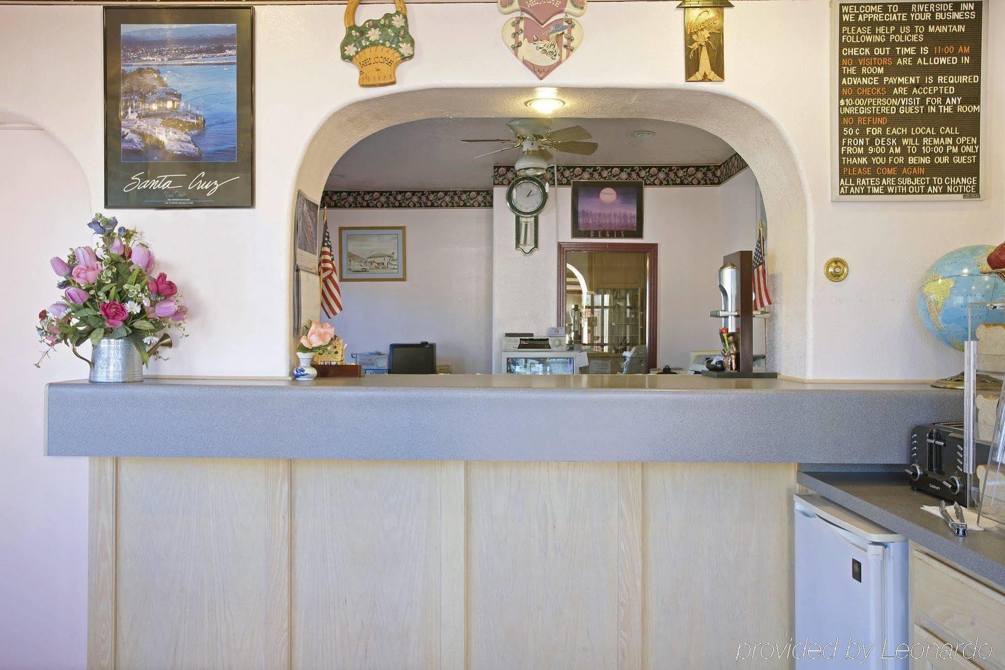 Riverside Inn & Suites Santa Cruz Interior photo